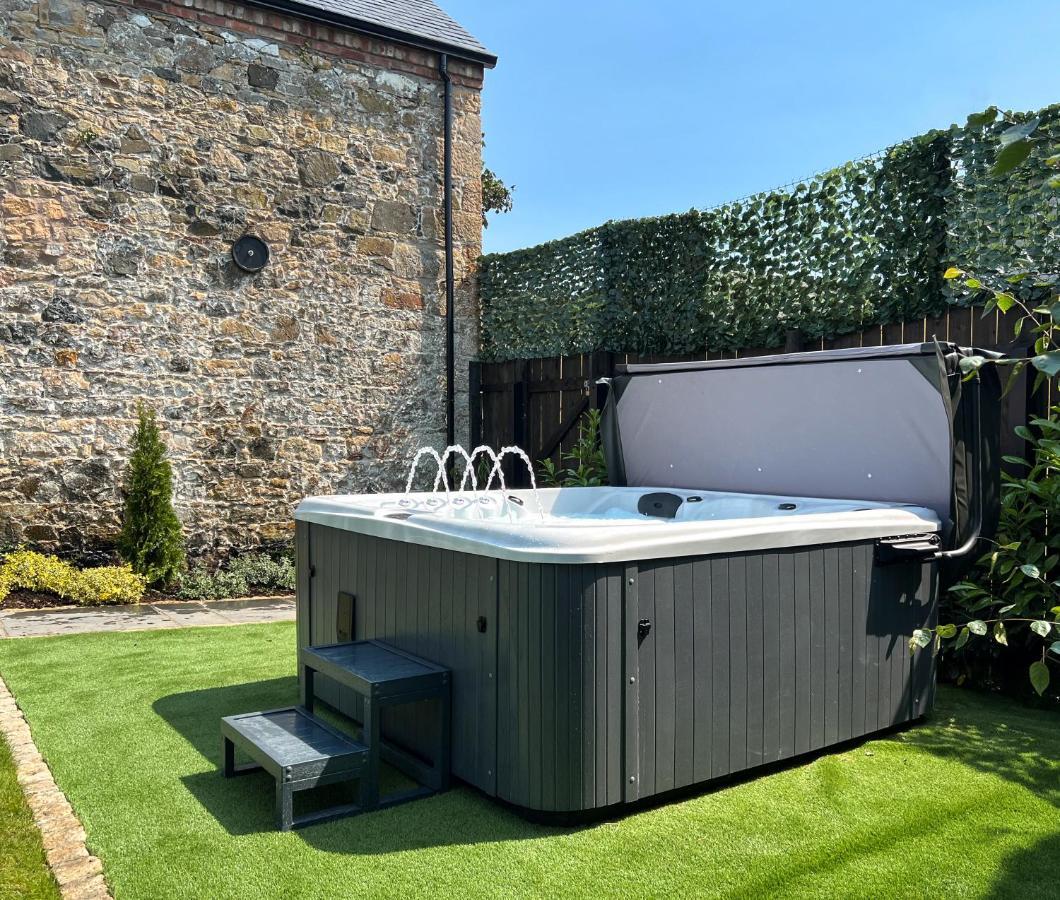 Converted Victorian Coach House With Hot Tub Stewartstown Экстерьер фото